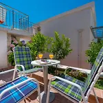 Apartament Borna *